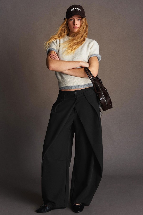 Pleated Barrel-Leg Trousers from Bershka