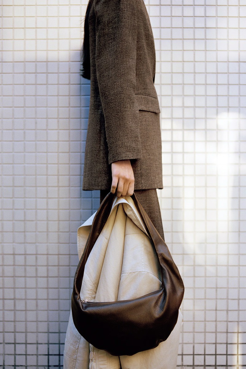 Oval Leather Shoulder Bag 