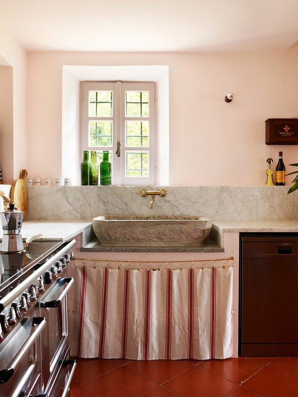 From Downsizing To Relocating – How To Follow Your Midlife Dream