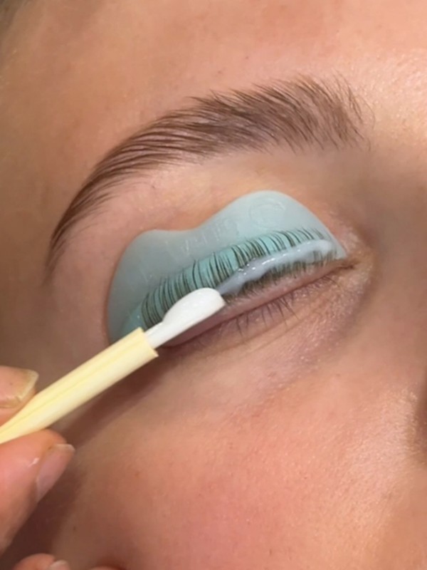 The Beauty Treatment That Will Make Your Look Fresh & Rested 