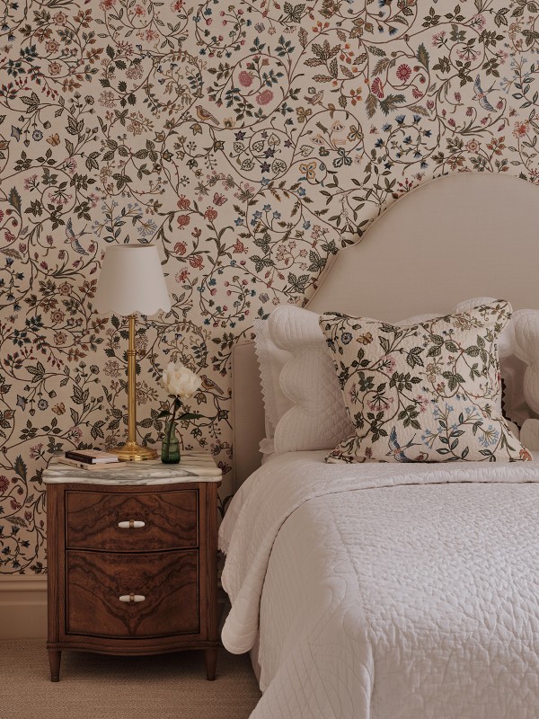 Look Around This Re-Designed City Apartment 