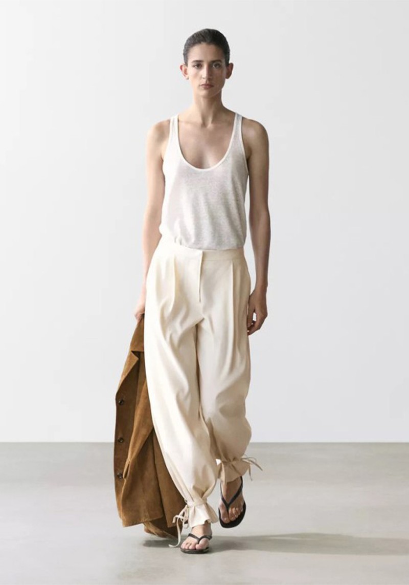 Flowing Barrel Fit Trousers